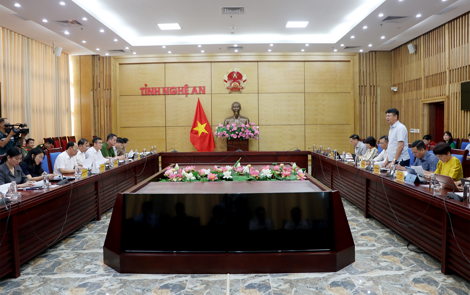 Anh-tin-bai